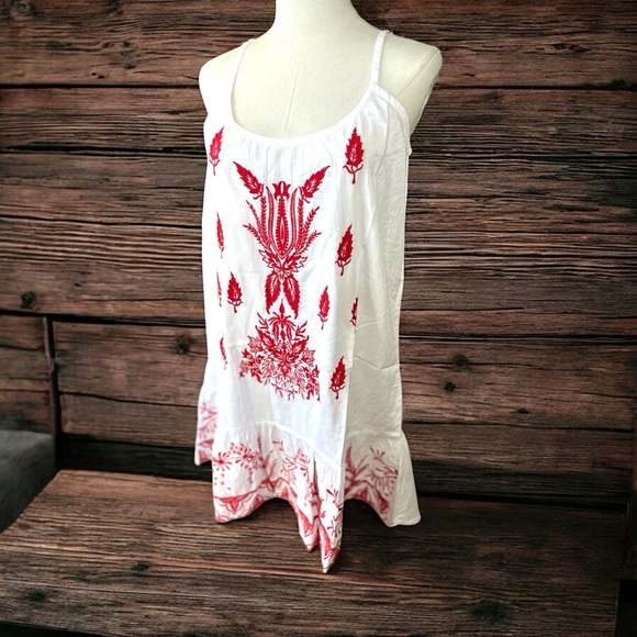 Boemo NWT White& Red embroidered the Aphrodite Mini Dress - Picture 2 of 13